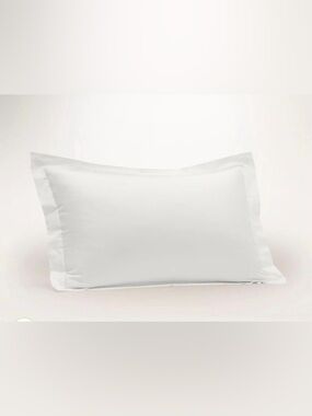 NEW Boll and branch signature hemmed king sham white
